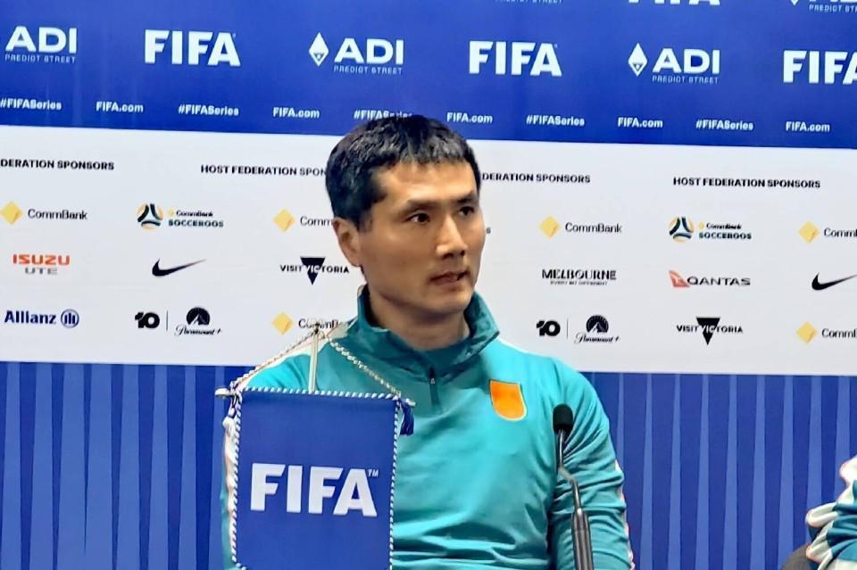 华体会官网-邵佳一回应变阵争议：我揽责 球员已打出极限 盼战术泄露别再发生
